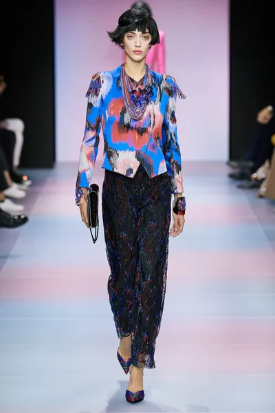 Look 18